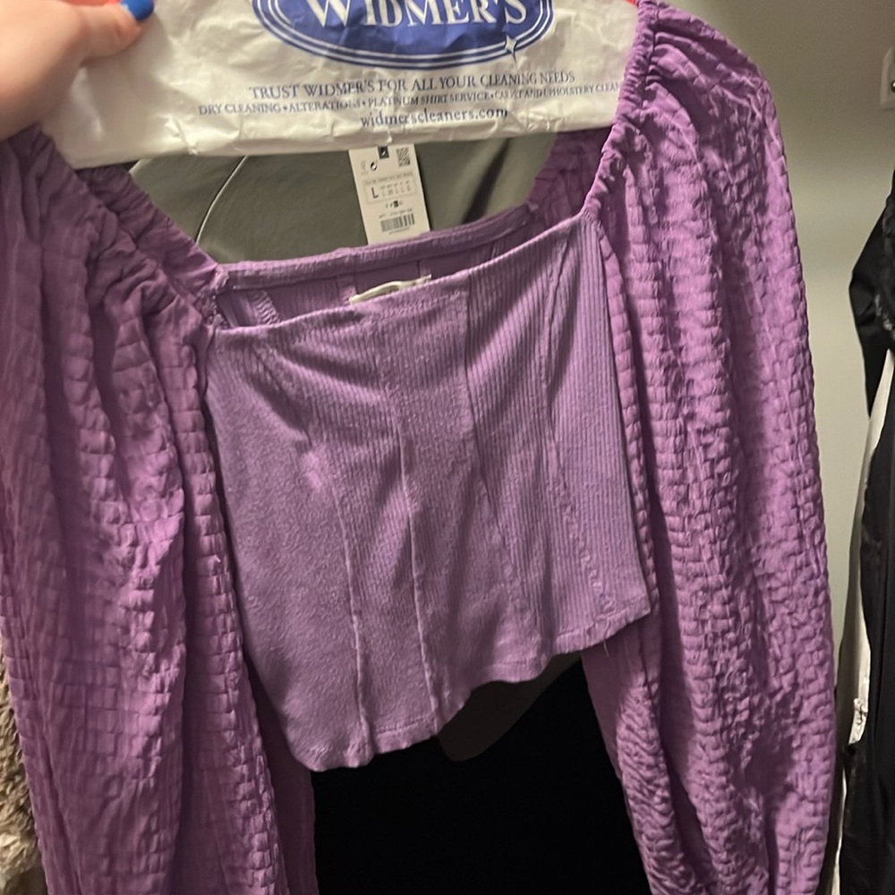 Purple going out top.
